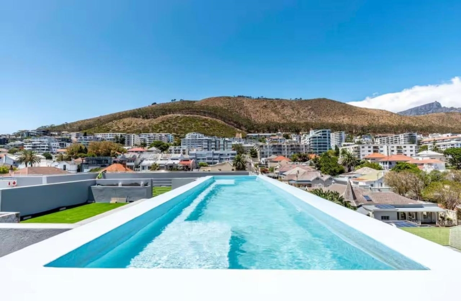 2 Bedroom Property for Sale in Sea Point Western Cape